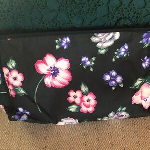NWOT Floral Travel Bag